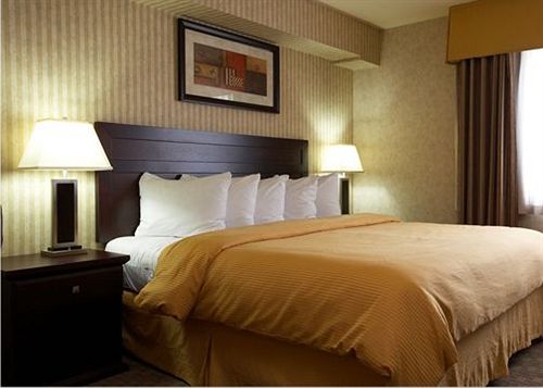 Quality Hotel & Suites Langley