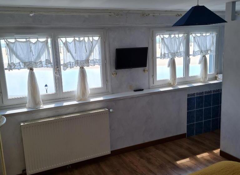 住宿加早餐  Les Mouettes Blessées