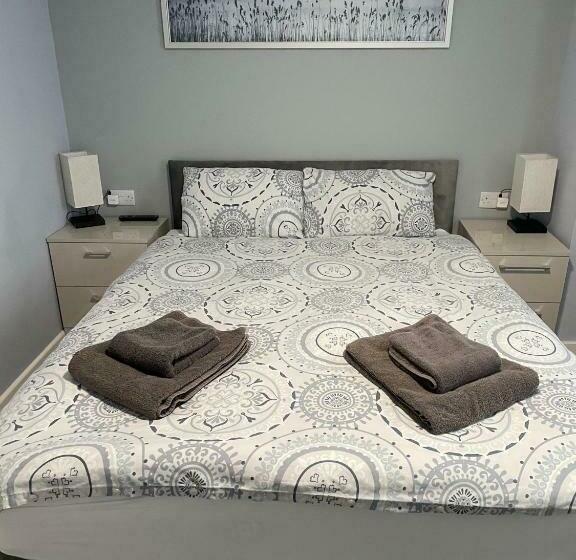 مبيت وإفطار The Halfway House Inn