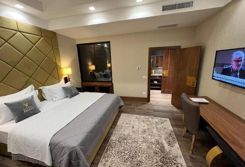 هتل Golden Palace