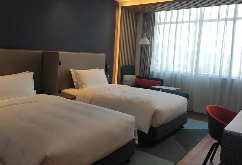 هتل Holiday Inn Express Jingdezhen Ancient Town By Ihg
