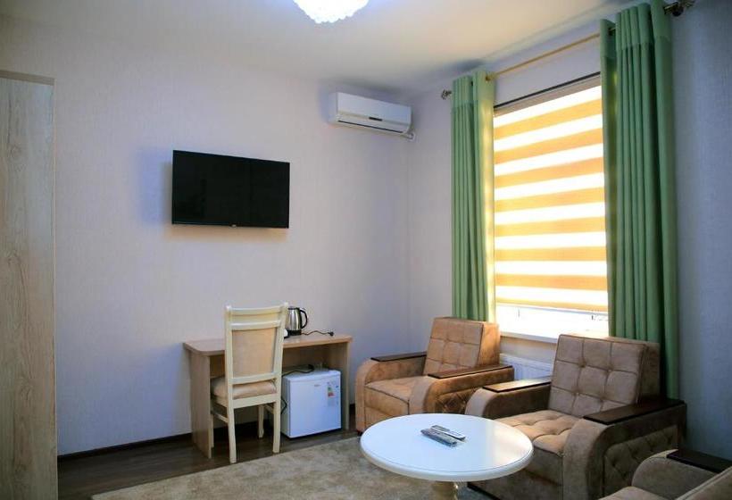 בית מלון כפרי Luxe House