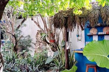 هاستل Hostal Jardin