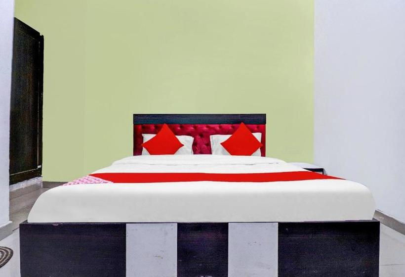 בית מלון כפרי Oyo 74957 Hotal Niwari House