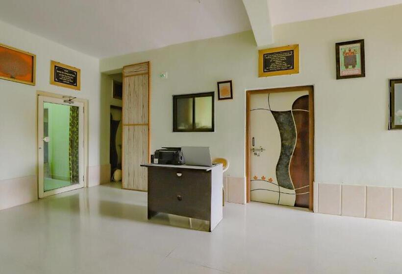 ホテル Spot On 77070 Jainsite Bhavan