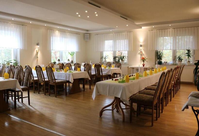 בית מלון כפרי Und Restaurant Karpfenschänke