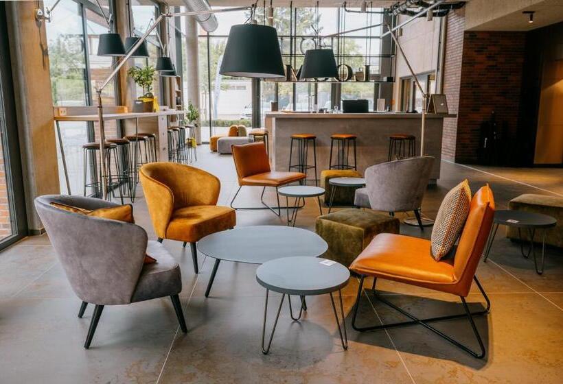 Loom Hotel & Skybar