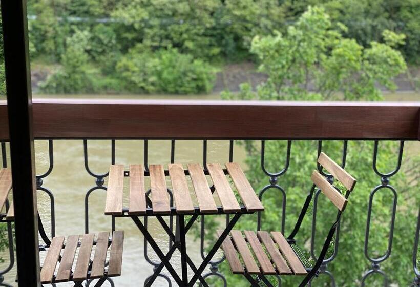 River Hotel & Spa