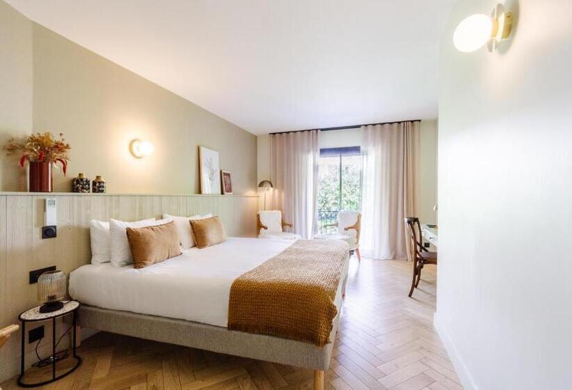 Отель Hôtel Le Mouton Bleu