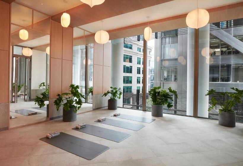 בית מלון כפרי Pan Pacific London