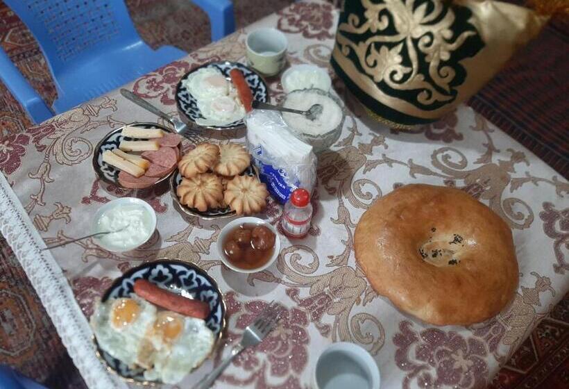 פנסיון Dilnura Guest House