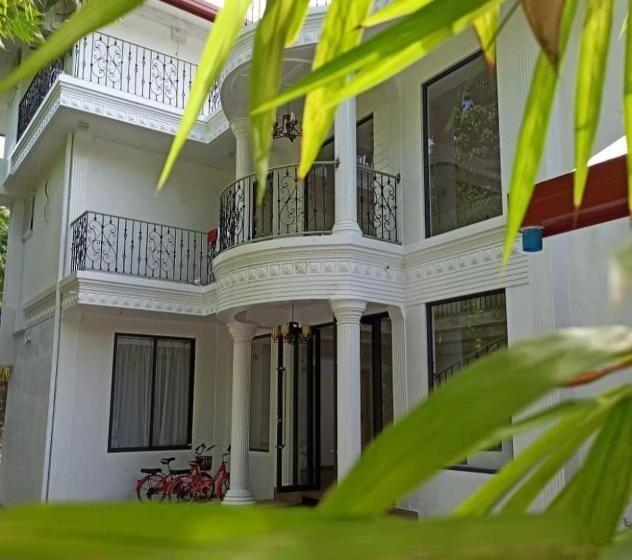 پانسیون Kingsway Thoddoo Maldives