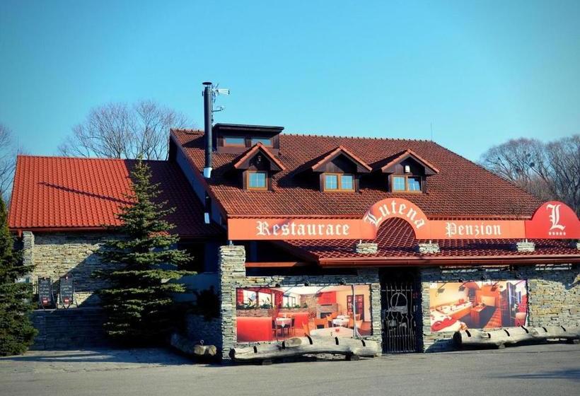 فندق صغير Restaurace A Penzion Lutena