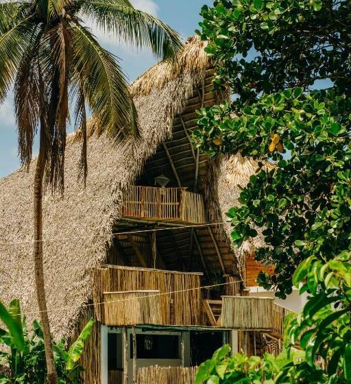 Ganesh Hostel & Shivas Bungalows