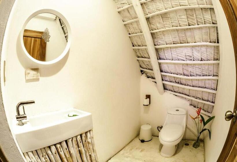 Ganesh Hostel & Shivas Bungalows
