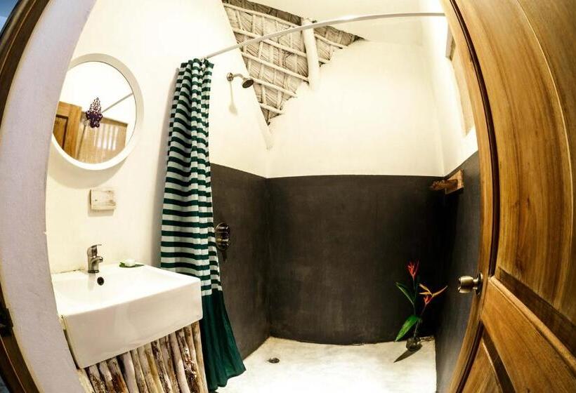 Ganesh Hostel & Shivas Bungalows