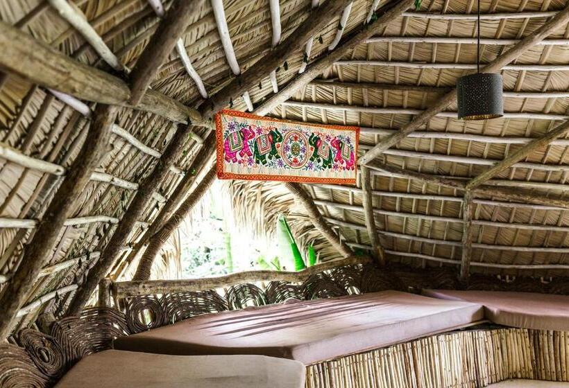 Ganesh Hostel & Shivas Bungalows