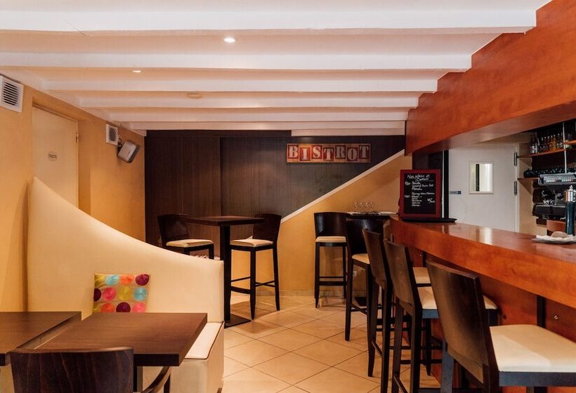 ホテル Logis Auberge De Pont Calleck