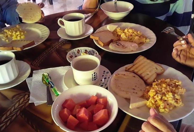 הוסטל Hostal Cultural El Telar