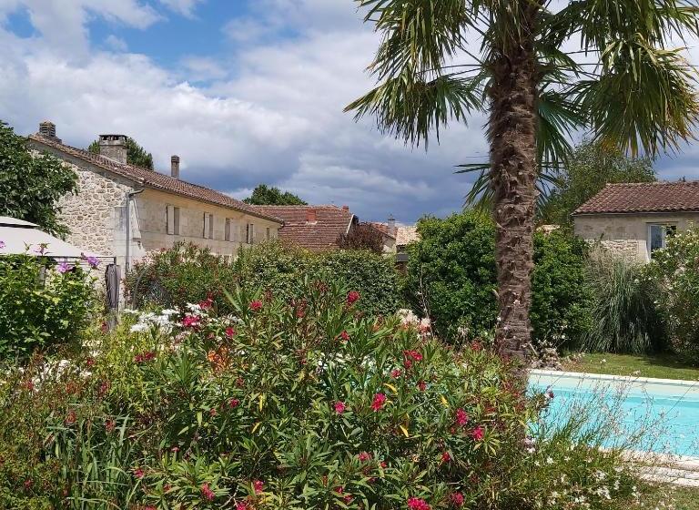 مبيت وإفطار Chambres D'hôtes Du Domaine De Lansac