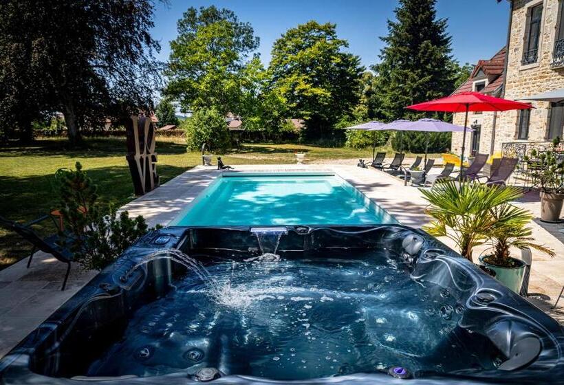 مبيت وإفطار Le 49 Côté Parc & Spa