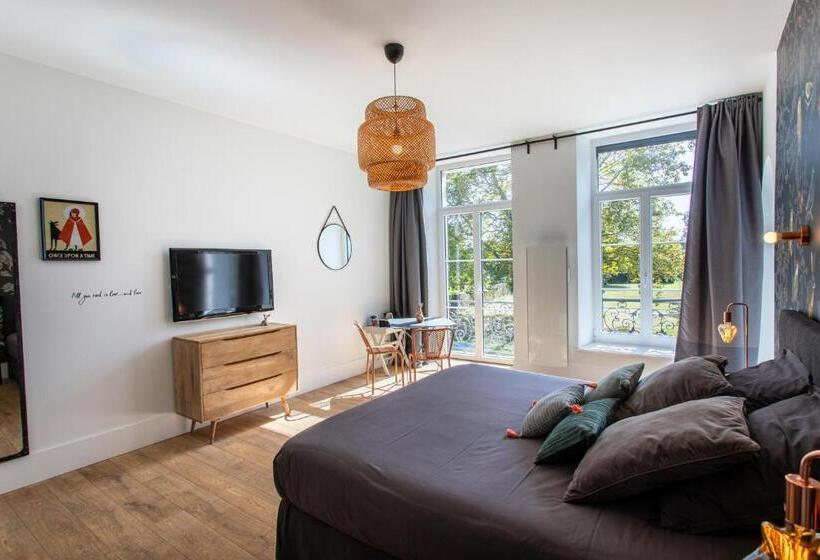 مبيت وإفطار Le 49 Côté Parc & Spa