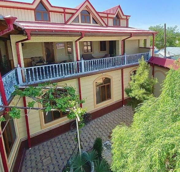 مبيت وإفطار Rahmon