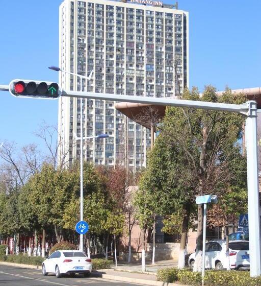 Отель Jinjiang Inn Select Kunming South Railway Station University Town