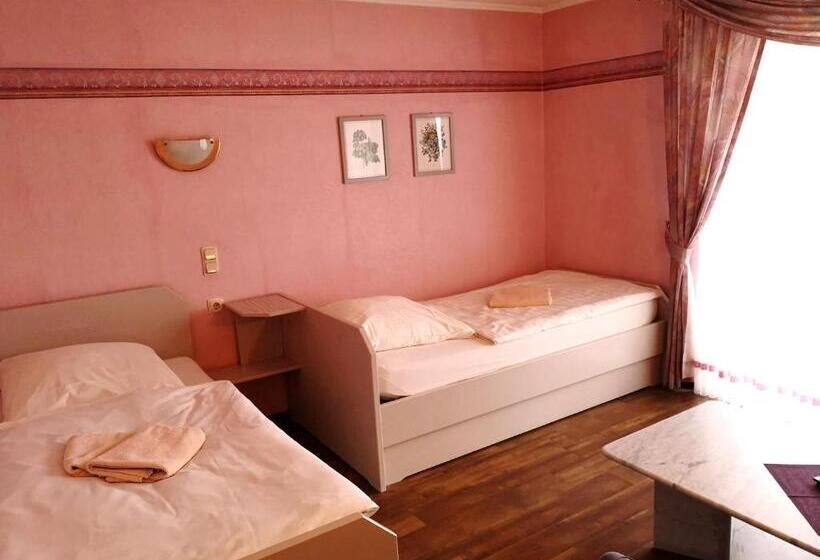 פנסיון Gasthaus Zur Alten Dorfschmiede