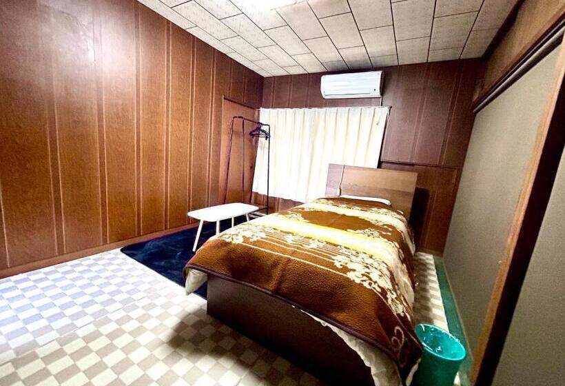 پانسیون 四国旅行のhub拠点 古民家ゲストハウス Heso Camp