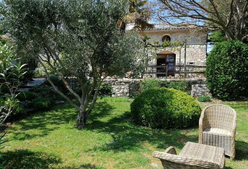 פנסיון La Bastide De Sauvetas