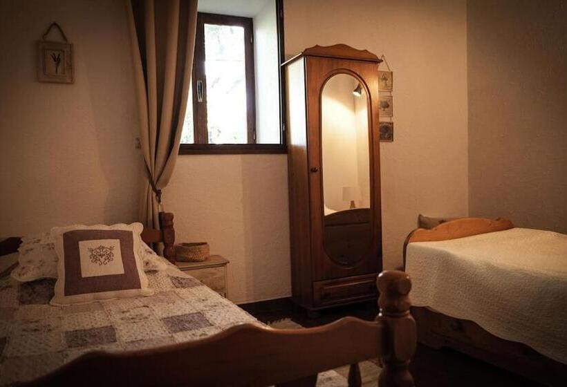 פנסיון La Bastide De Sauvetas