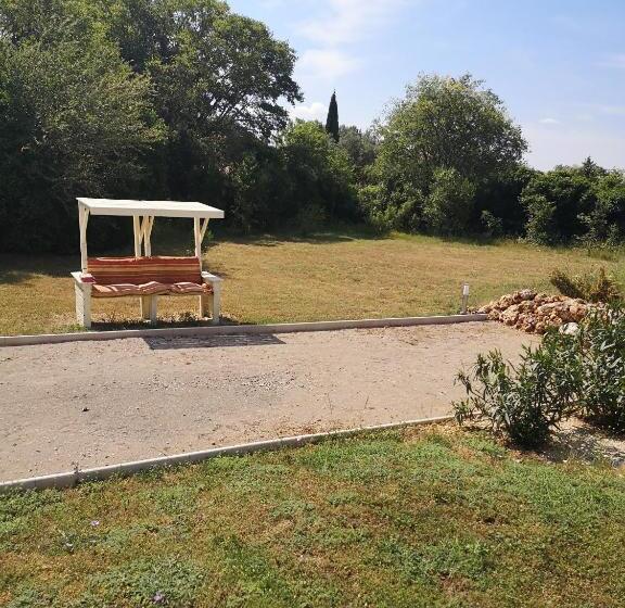 Пансион Le Mas De L Escale