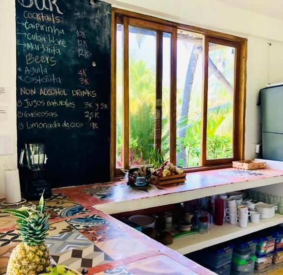 پانسیون Maria Moñitos Hostel