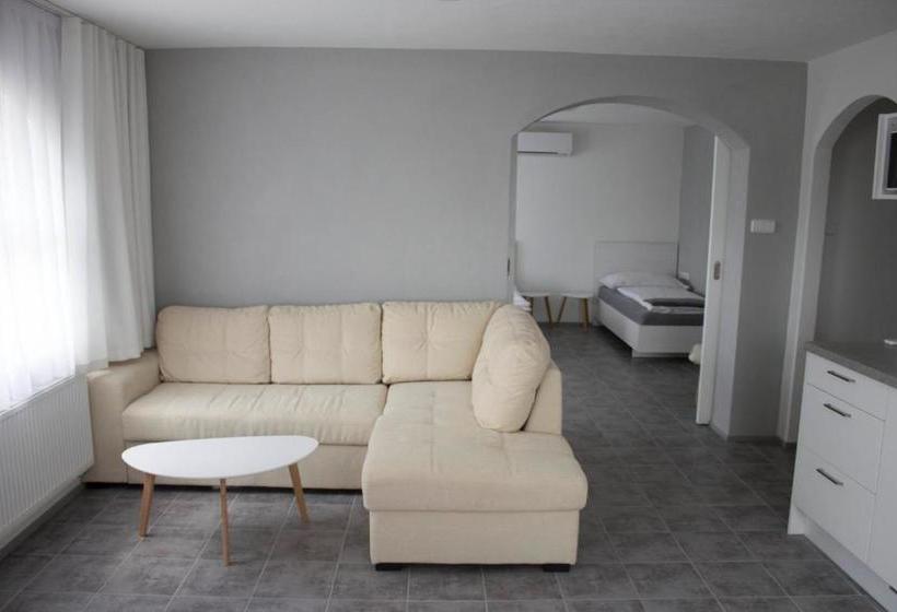 Пансион Penzion Apartmány Adamčík