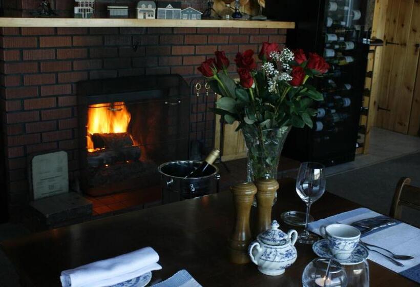 הוסטל Amherst Shore Country Inn