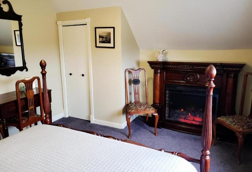 הוסטל Amherst Shore Country Inn