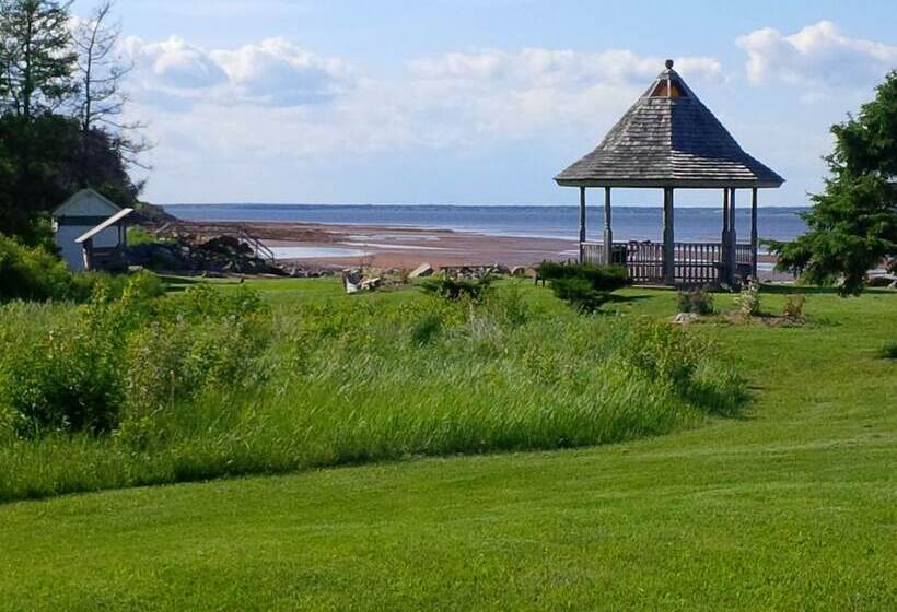 הוסטל Amherst Shore Country Inn