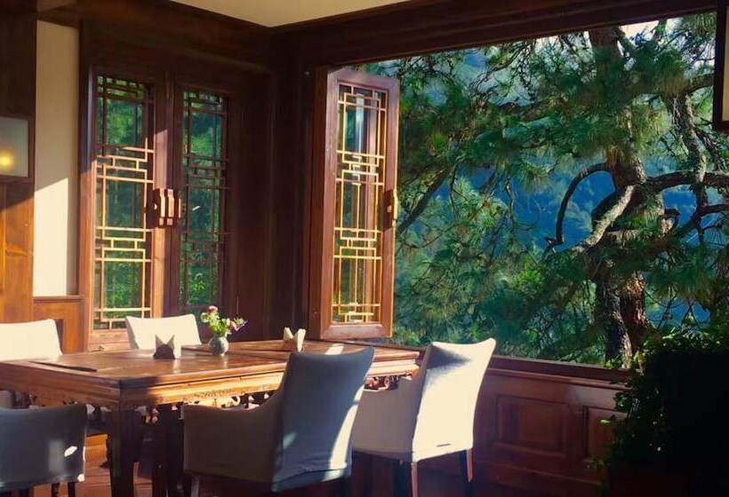 فندق Songtsam Tacheng Lodge