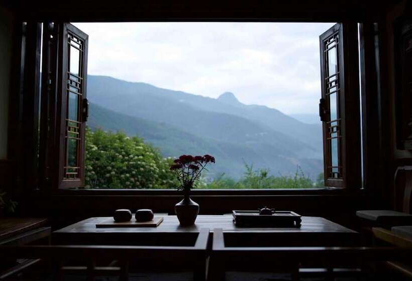 فندق Songtsam Tacheng Lodge