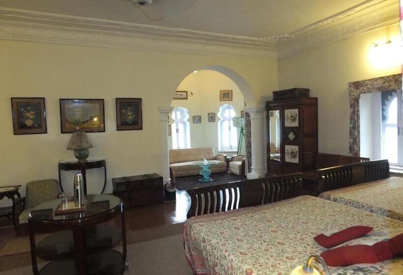 فندق Udai Bilas Palace