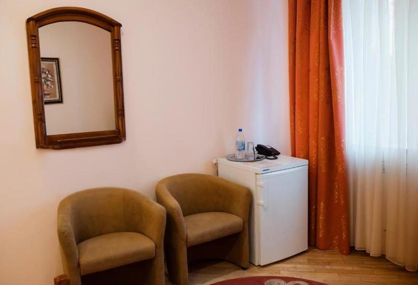 فندق على الطريق Okolytsya
