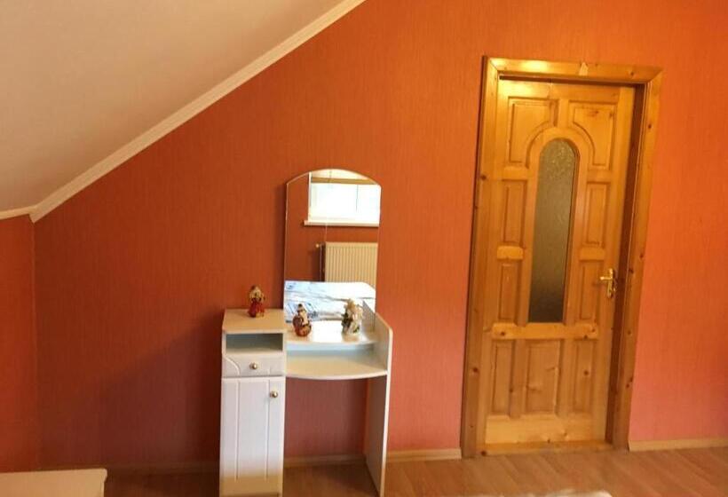 Pension (Hôtel basse catégorie) гостевой дом юран