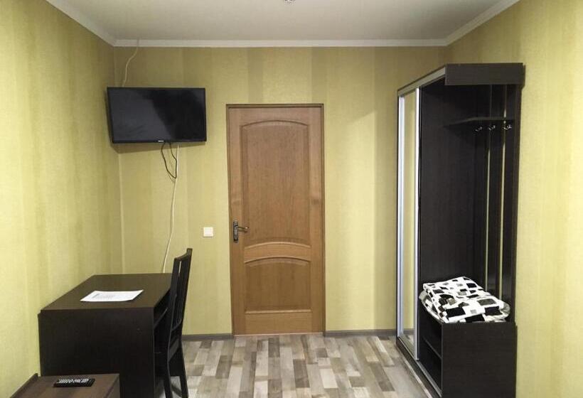 Pension (Hôtel basse catégorie) гостевой дом юран