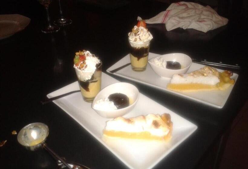 ベッドアンドブレックファースト Au Paradis Cathare