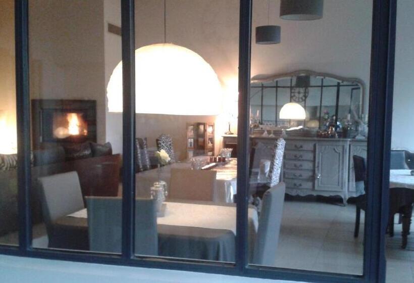 ベッドアンドブレックファースト Au Paradis Cathare