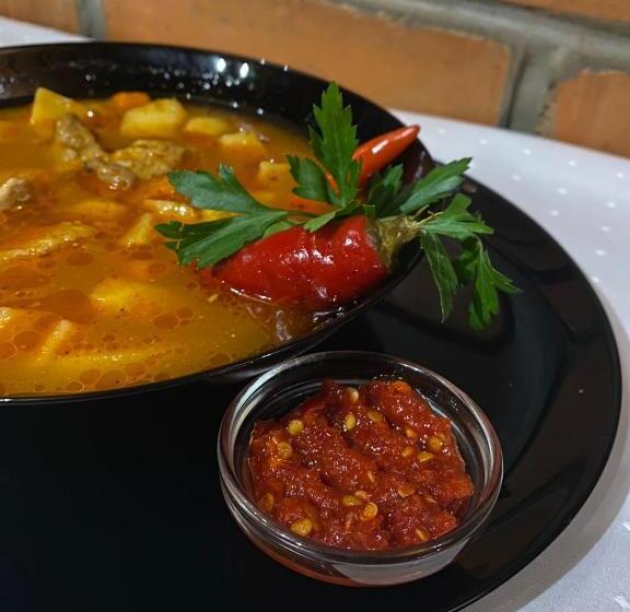 فندق Chorna Skelya Resort & Wellness