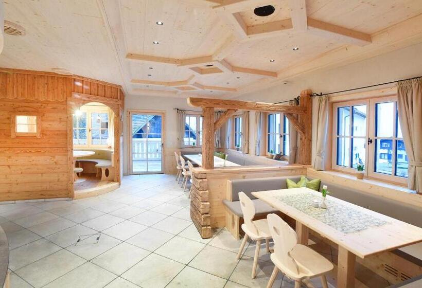 بنسيون Florineum