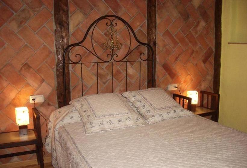 פנסיון Hostal D éller