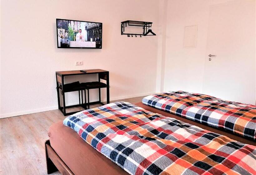 ペンション Speedys Bed & Breakfast